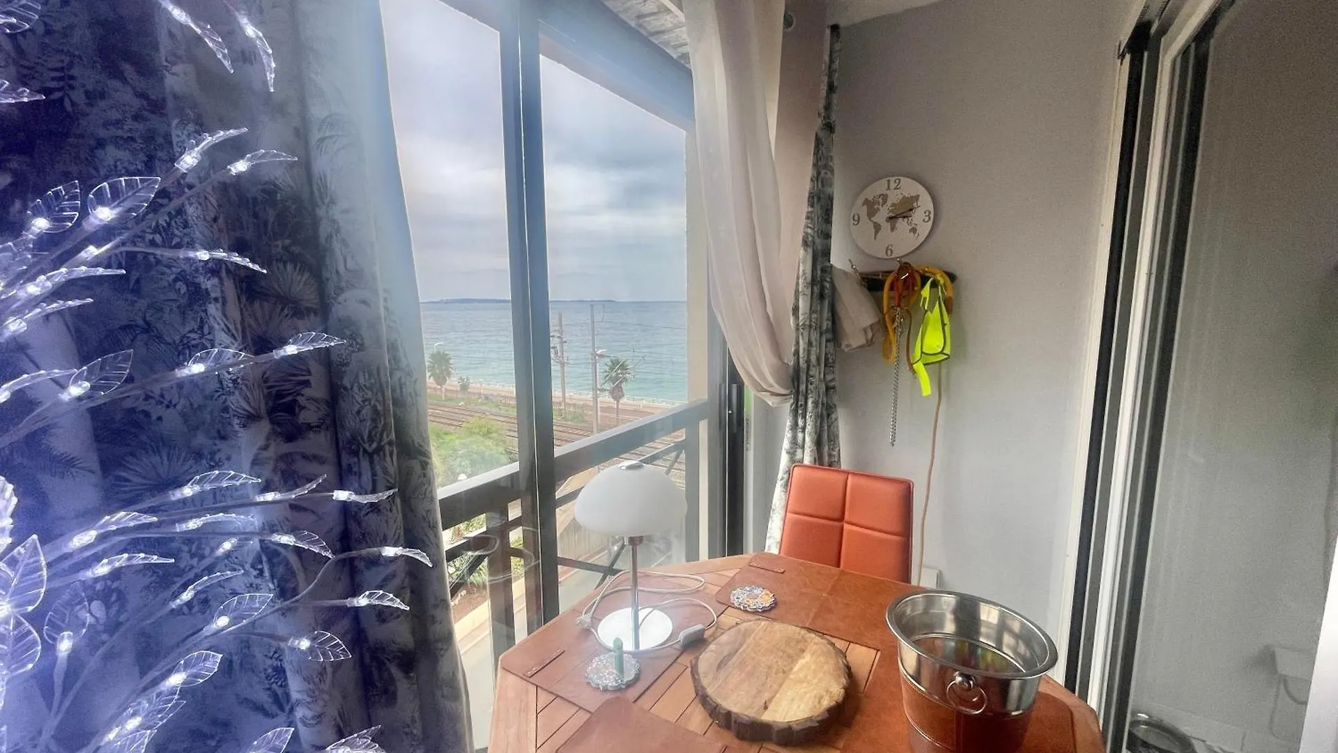 Apartament Front Beach & Pool Studio Cannes